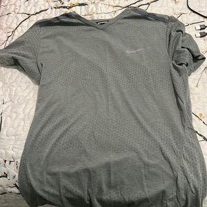 Nike Dry Fit TShirt - Medium - Olive